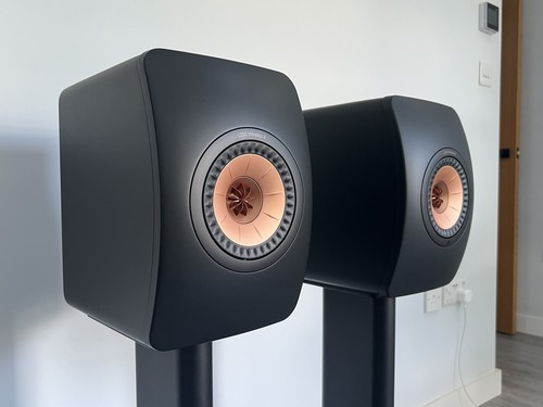 Nearly new kef - kef, ls50